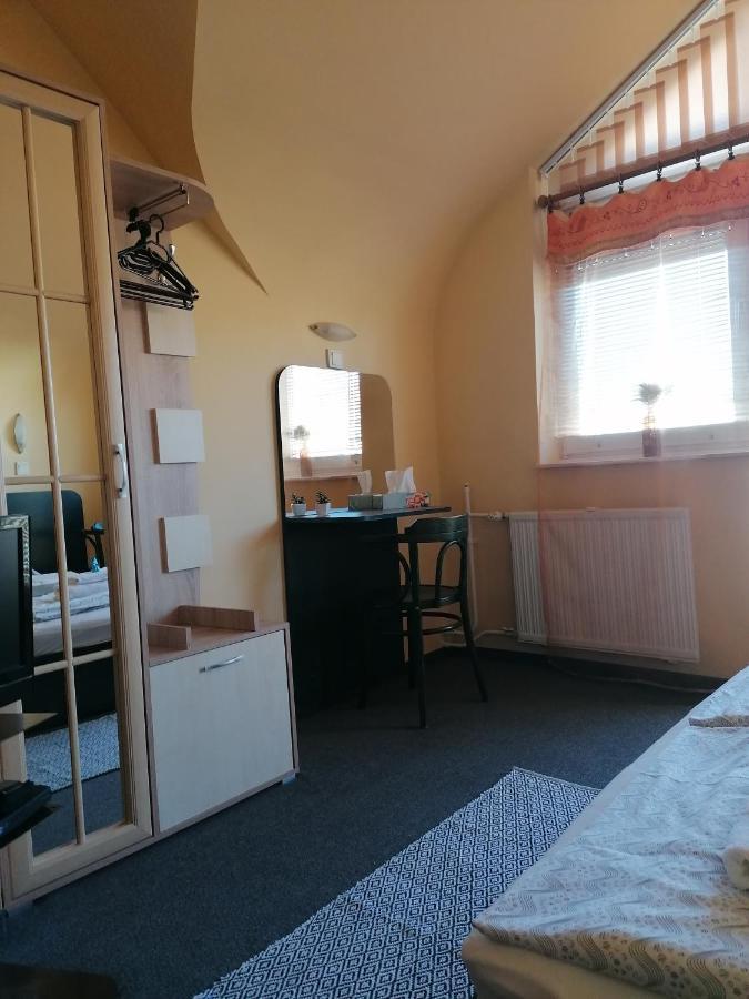 Bianco Apartment Sopron Exterior photo